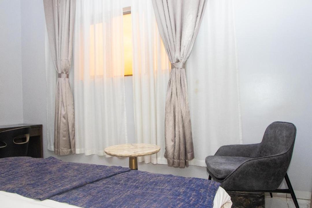 Perfecto La Villa Hotel And Suites Lagos Exterior foto
