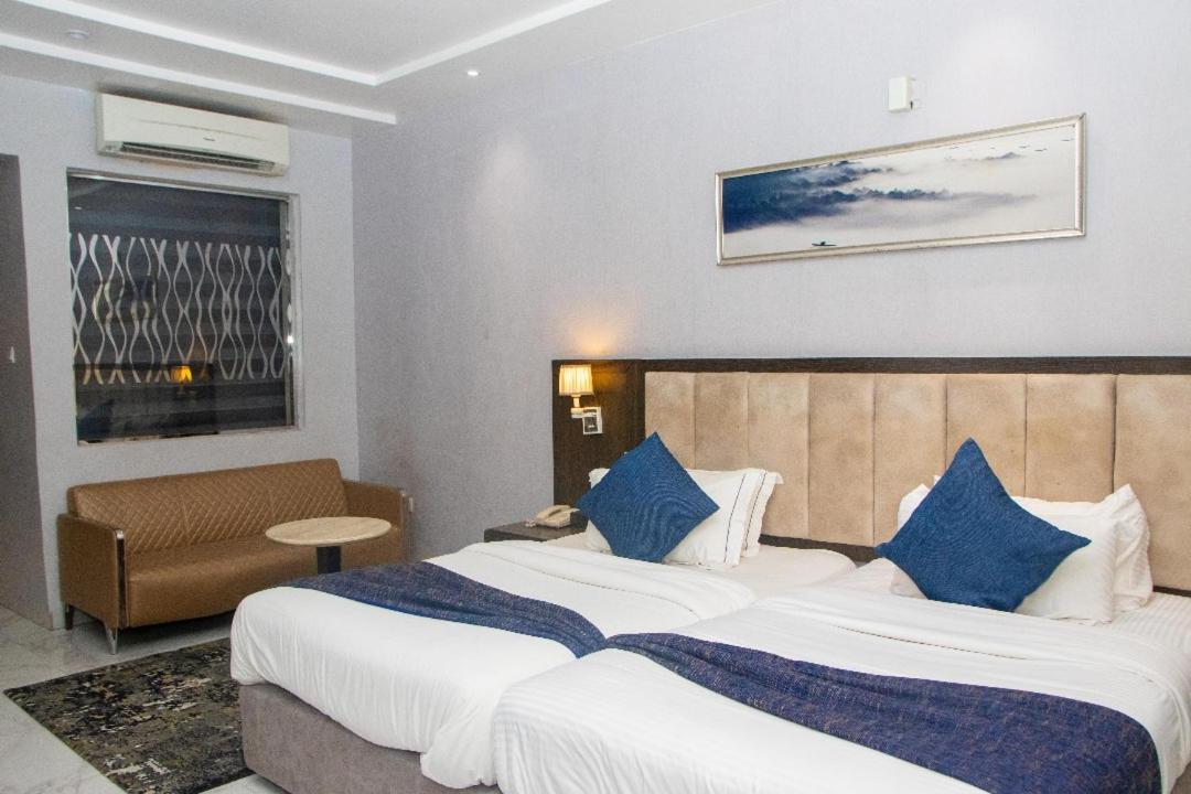 Perfecto La Villa Hotel And Suites Lagos Exterior foto