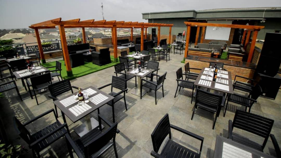 Perfecto La Villa Hotel And Suites Lagos Exterior foto