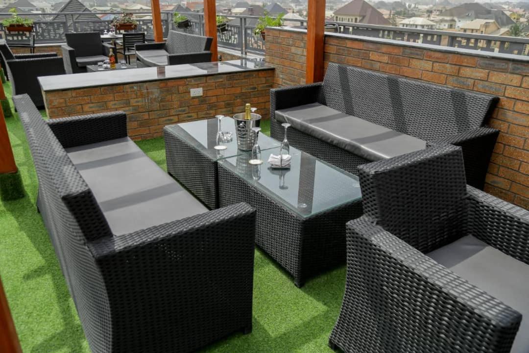 Perfecto La Villa Hotel And Suites Lagos Exterior foto