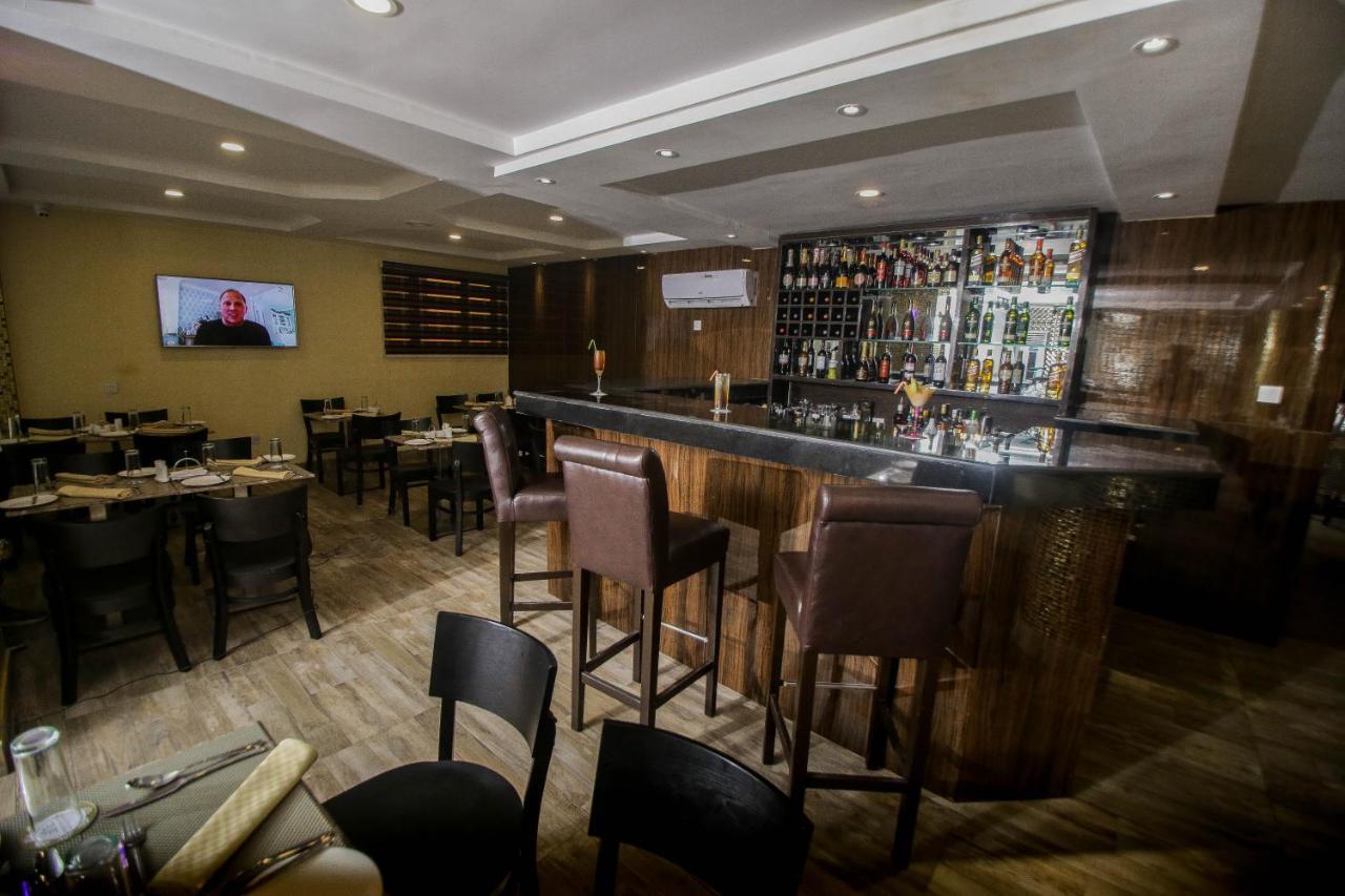 Perfecto La Villa Hotel And Suites Lagos Exterior foto