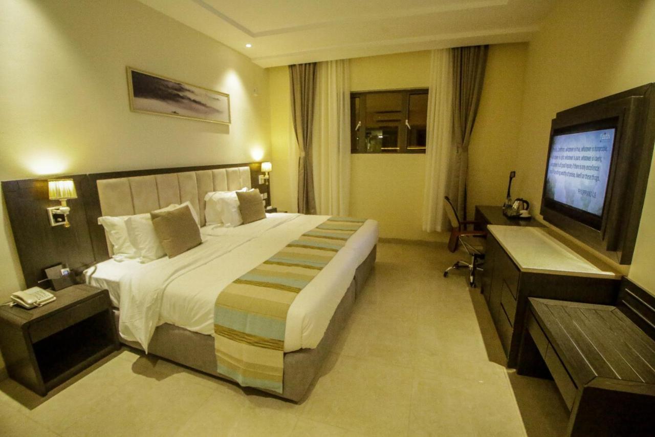 Perfecto La Villa Hotel And Suites Lagos Exterior foto